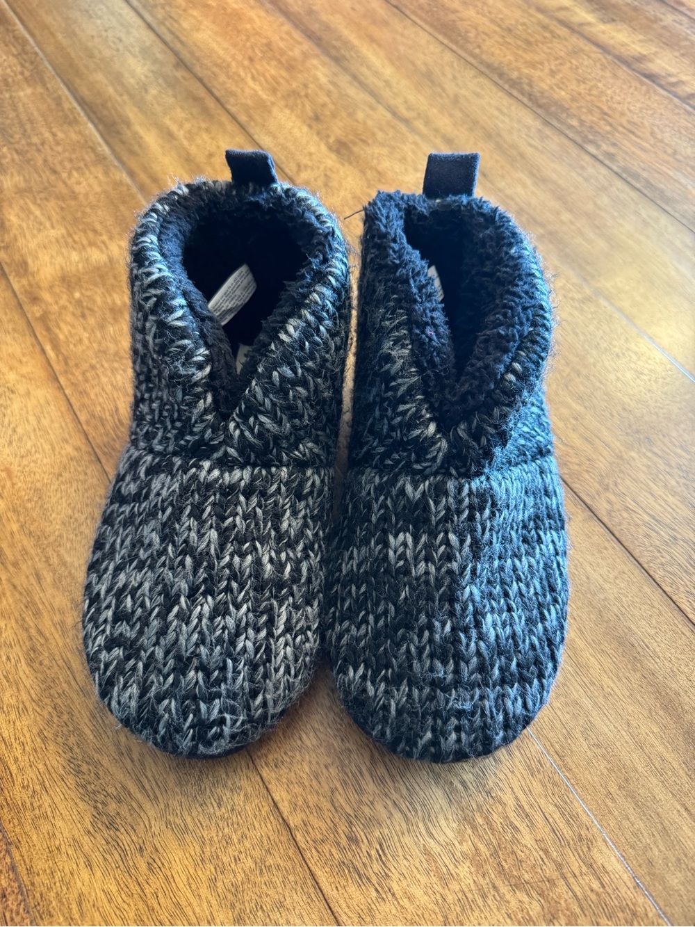 Cozy Knit Bootie Slippers - Charcoal/Black size 5-6